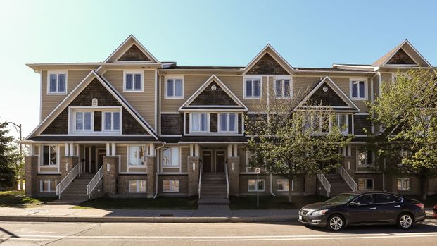 For Lease - 544 Chapman Mills Drive Unit# B, Barrhaven, Ontario - Photo 1