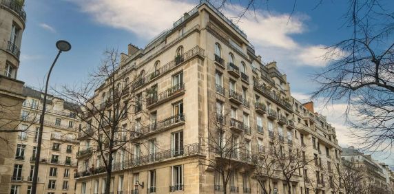 location Appartement T7 DE 360.2m² À PARIS - Photo 2