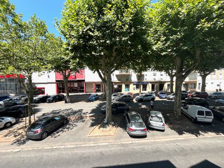 Location Appartement 3 pièces 85m² - Photo 3