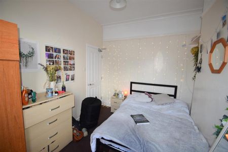 5 bedroom house to rent - Photo 2