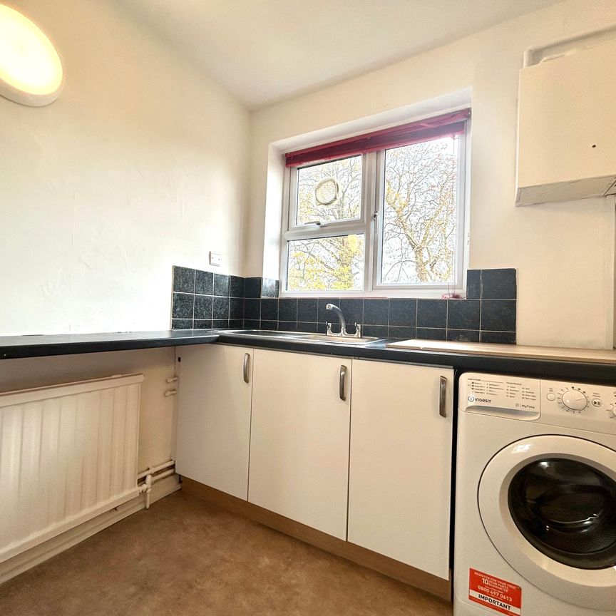 Malvern Court, Reading Malvern Court, Reading - Photo 2