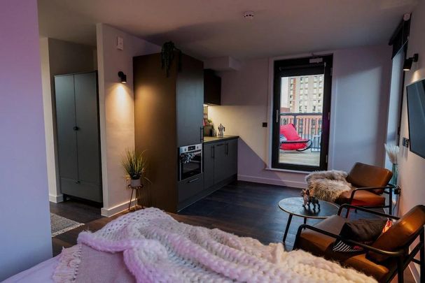 1 bedroom in a flat share to rent - Photo 1