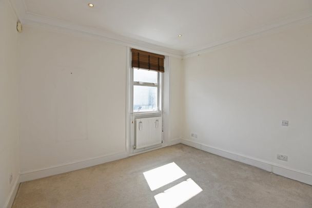 2 Bed Flat, Buckland Crescent, NW3 - Photo 1
