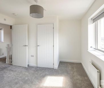 3 bedroom semi-detached house to rent - Photo 6