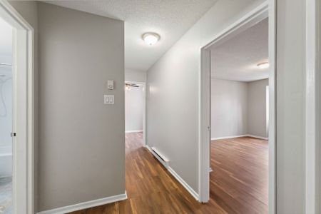 For Lease - 1958 Jasmine Crescent Unit# 34J, Beacon Hill North - South and Area, Ontario - Photo 2