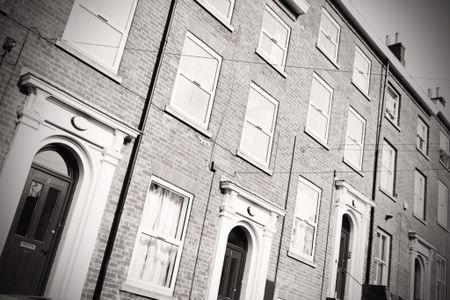 2 Bedroom Terraced To Rent in Lenton - Photo 5