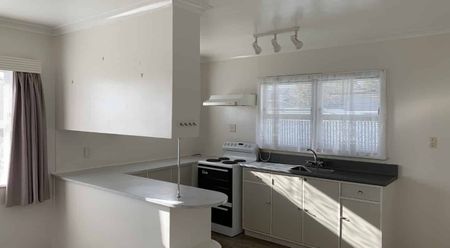 LEVIN - THREE BEDROOMS - Photo 3
