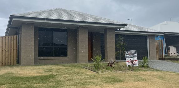 Low Maintenance Family Home - Photo 2