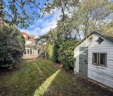 4 bedroom semi-detached house to rent - Photo 4