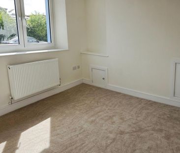 2 bedroom maisonette to rent - Photo 2