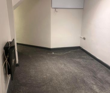 Cross Street - Photo 6