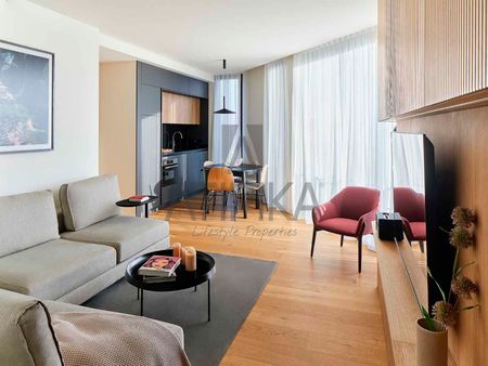 Magnifico piso de 150m2 con azotea comunitaria con piscina y vistas a un paso de Arc de Triomf, Barcelona - Photo 4
