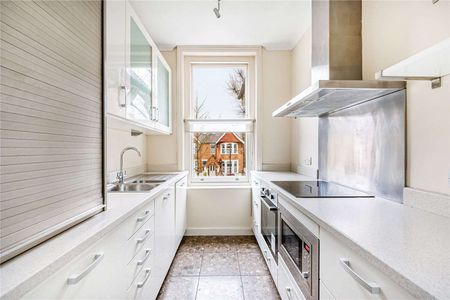 This charming two bedroom apartment in a prime Ealing location offers generously sized rooms and off-street parking. - Photo 4