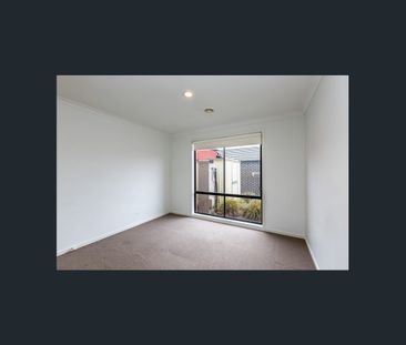 4 Peppermint Lane North, Melton, Vic 3337 - Photo 1