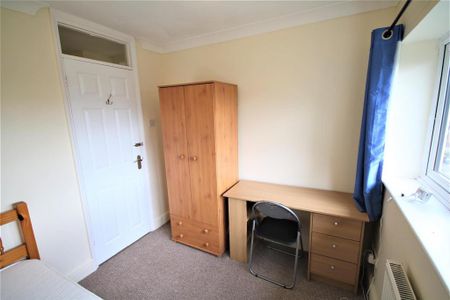 3 bedroom terraced house to rent - Photo 4