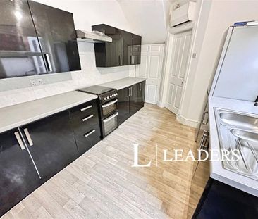 3 bedroom terraced house to rent - Photo 4
