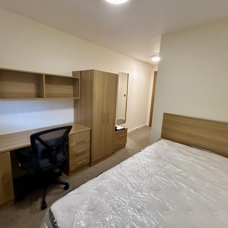 1 bedroom in a house share to rent - Photo 1