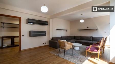 4 room luxury Apartment for rent in Valencia - Photo 4