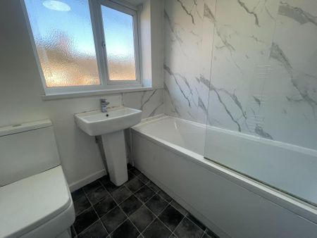 2 bedroom terraced house to rent - Photo 4