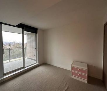 Prime 1Bd + Den Unit Richmond Capstan - Photo 2