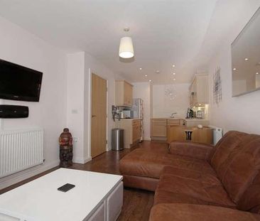 Caldon House, UB5 - Photo 3