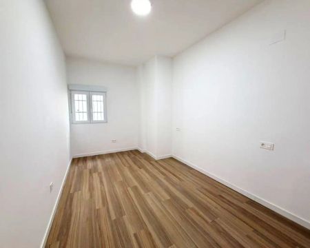 Piso de alquiler en Calle Almendros Aguilar, 57, Ctra. Circunvalación - La Magdalena - Foto 5