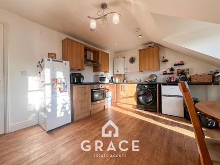 2 bedroom flat to rent - Photo 3