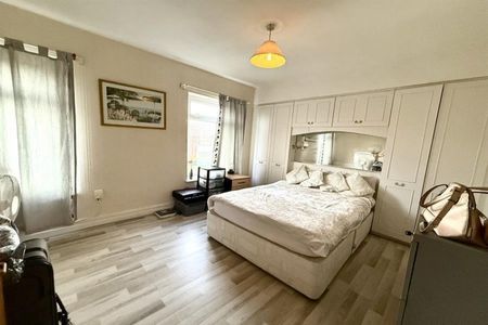 3 Bedroom Terraced To Let - Photo 5