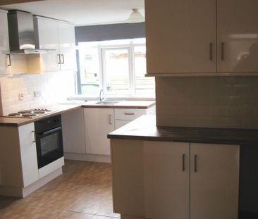 2 bedroom terraced house to rent - Photo 6