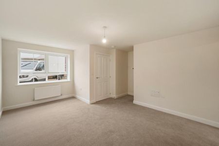 3 bedroom semi-detached house to rent - Photo 2