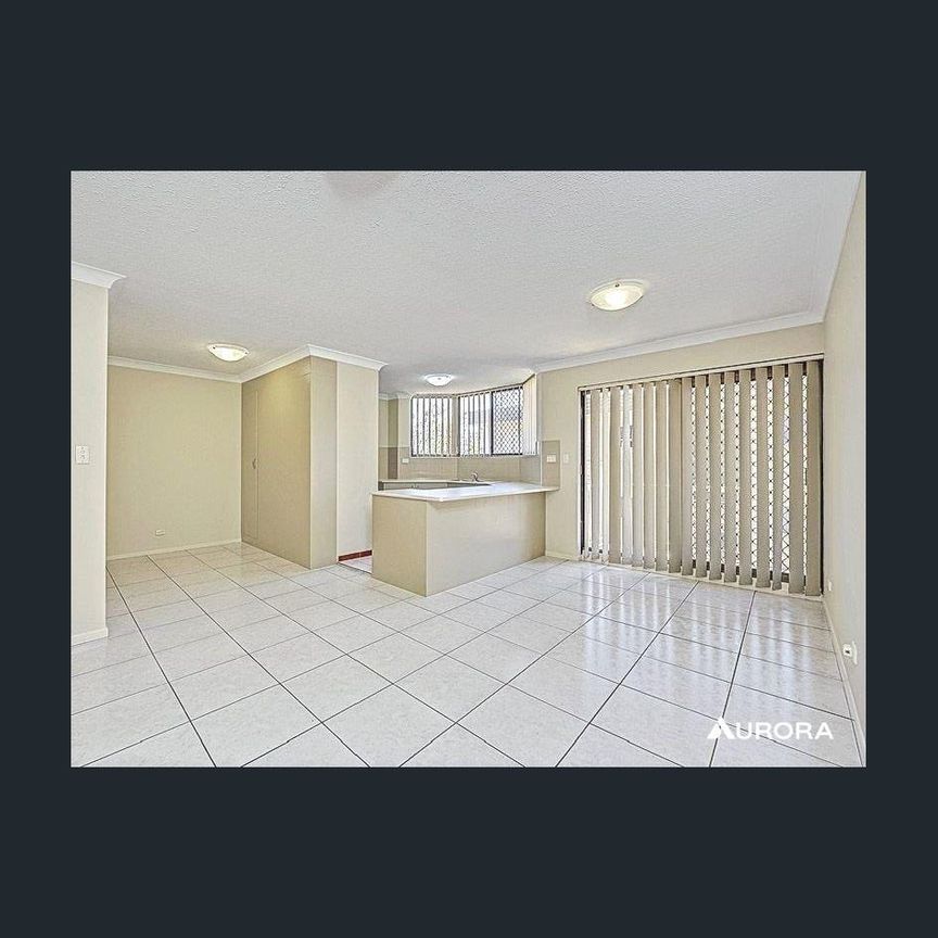 Stunning, Sunlit Apartment in an Exceptional Location - Photo 1