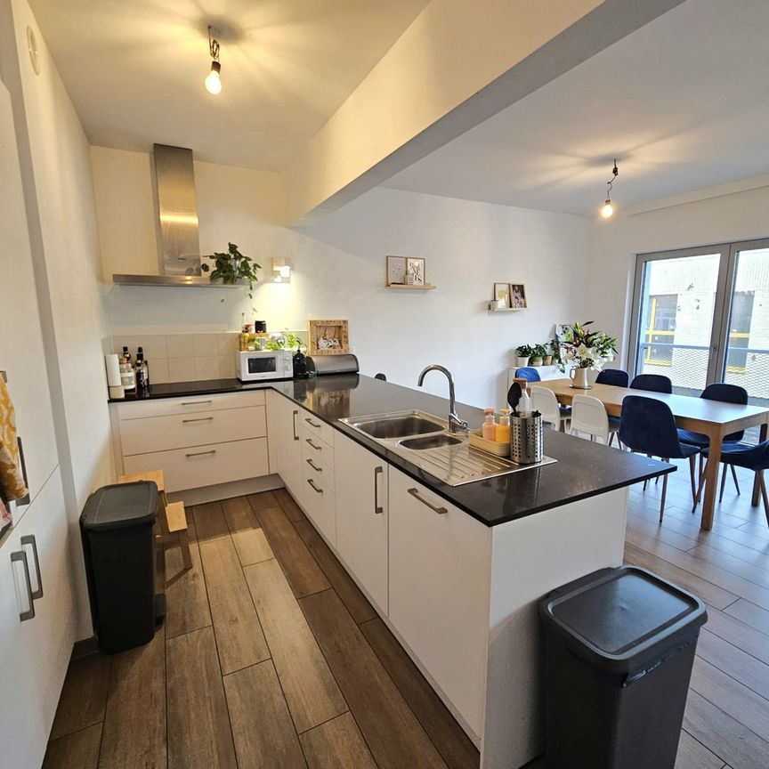 Flat - for rent - Photo 1