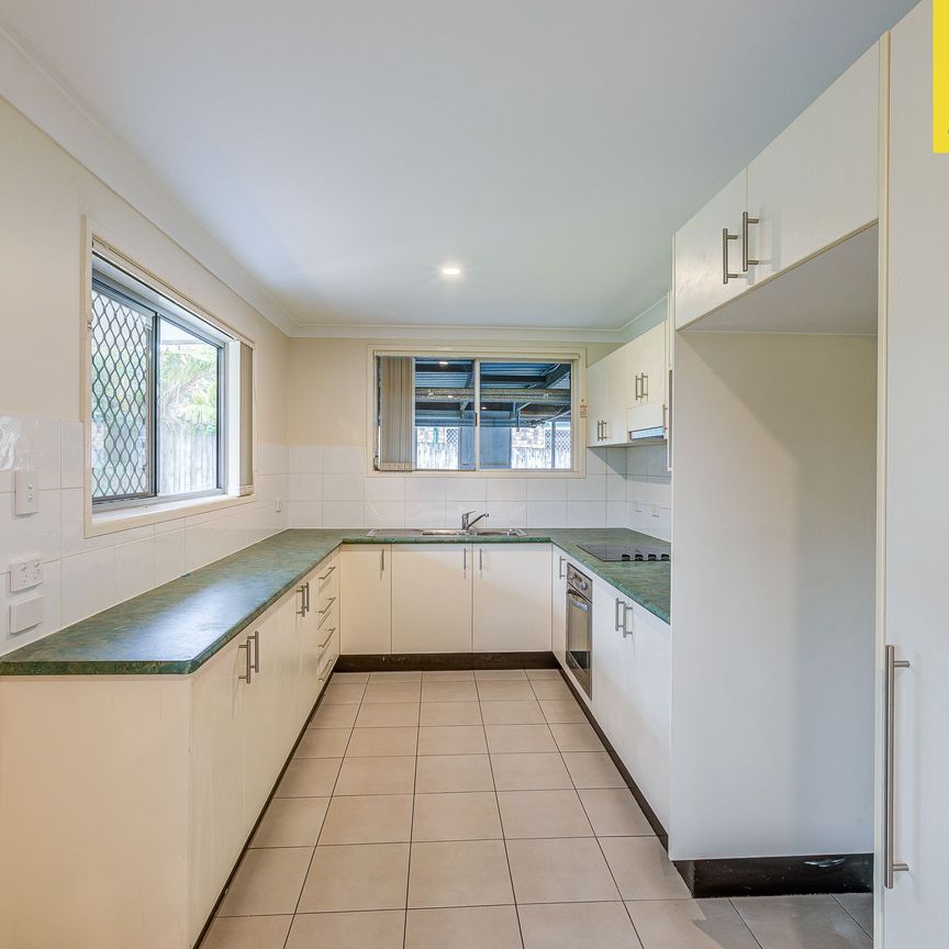 Charming Semi Detached Home - Perfect for Easy Living! - Photo 1