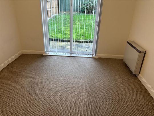 2 bedroom bungalow to rent - Photo 1