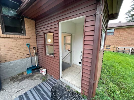 For Lease - 87 Steeles Avenue Unit# UNIT 'A', Toronto, Ontario - Photo 1