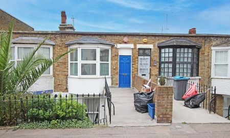 2 bedroom terraced house to rent - Photo 2