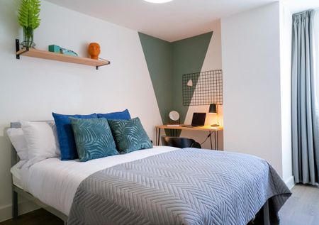 1 bedroom in a house share to rent - Photo 3