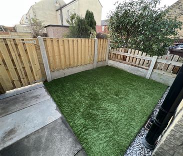 Wood Lane, Carlton, S71, Barnsley - Photo 5