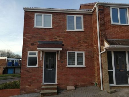 2 bedroom end of terrace house to rent - Photo 2