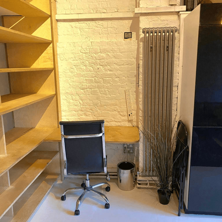 Studio to rent - Photo 1