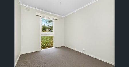 Charming 3‑Bedroom Home in Peaceful Mont Albert North - Photo 3