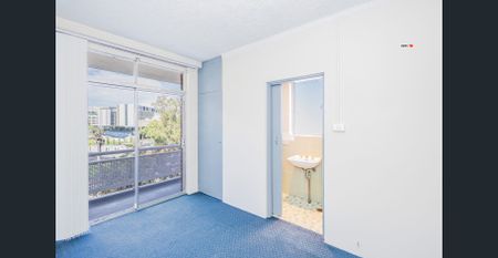 One Bedroom Apartment For Lease - Photo 5