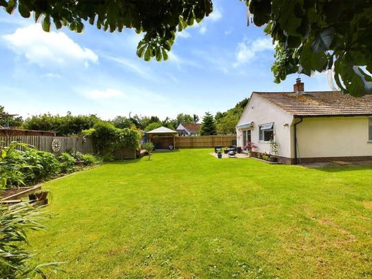 Lowes Close, Stokenchurch, Buckinghamshire, HP14 - Photo 1