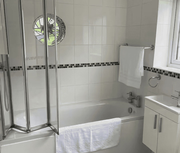 Ramsay Gardens, Romford, RM3 - Photo 1