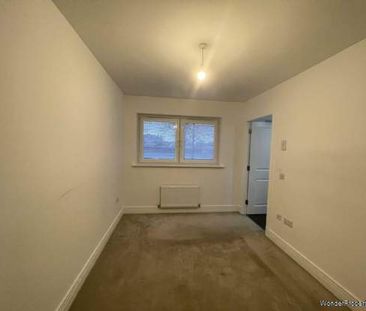 2 bedroom property to rent in Renfrew - Photo 4