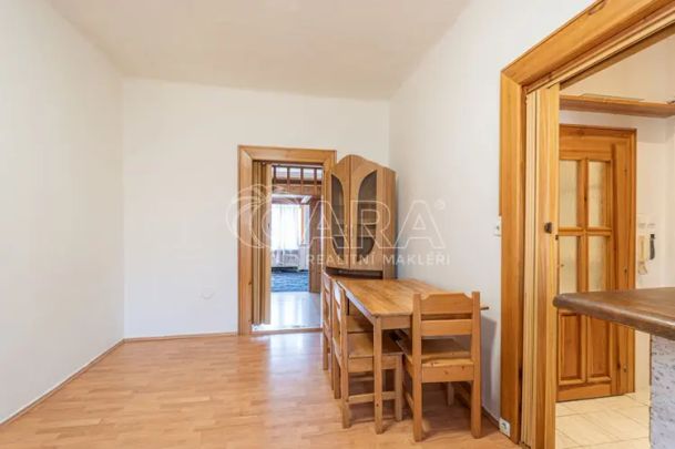 Pronájem bytu 2+kk s balkonem, Táborská, Praha Nusle. - Photo 1