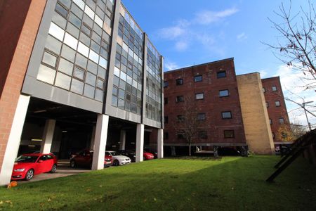 1 bedroom flat to rent - Photo 2