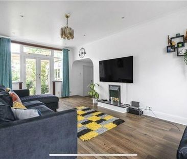 1 bedroom in a house share to rent - Photo 2