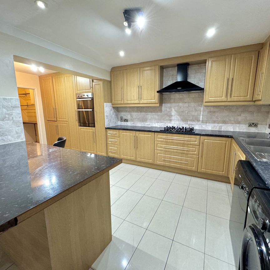 Heston Road, Greater London, TW5 - Photo 1