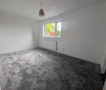 2 bedroom end of terrace house to rent - Photo 1